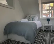 * See over 150 Amazing Guest Reviews on Airbnb * Location * Location * Location - balcony