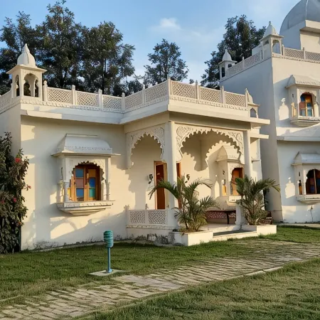 Rajasi Palace