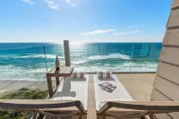 Oceanfront 3Bd Penthouse. Pool Spa Pickleball and a Short Walk to All! - WiFi