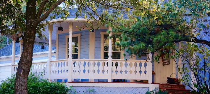 Julian Farmhouse/Fenced 2 acres with spa, right outside Julian. Pet Friendly! Hotels in Julian
