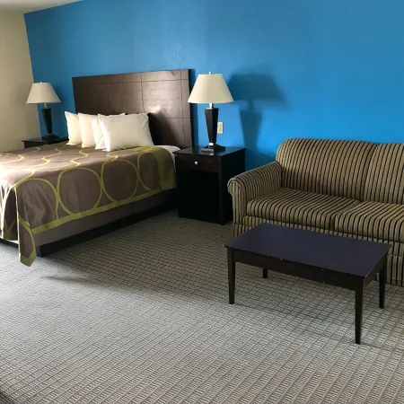 Amerivu Inn & Suites