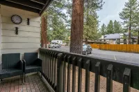 5Mins to Canyon! Cozy Mammoth Lakes Studio in Town/Hot Tub+Sauna/Walk to Shops - Apartemen