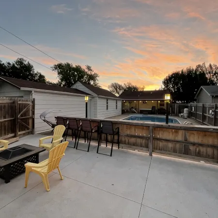 Hidden Oasis with a pool…Backyard Paradise!