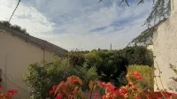 Maison 2 Personnes Avec Garage Terrasse 5 Minutes Tour Magne/proche Centre Ville - บังกะโล