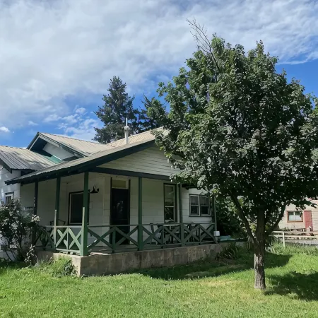 Newly remodeled, Old Town 3 BR, 1.5 Bath Walk Everywhere