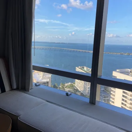 Four Seasons Hotel Miami