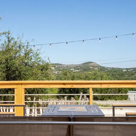 Heated Cowboy Pool, King Suite, Firepit, Views & Prime Location - Canyon Lake