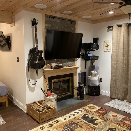 Luxury condo, slope side located at the top of Sugar Mountain. GREATVEIWS!