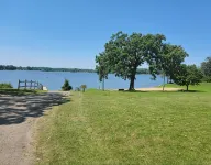 Pet Friendly 50) 2b/1b Cottage with Large Yard Just Off the Lake! - 3-Star