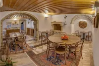 Malvasia Traditional Hotel - Desayuno