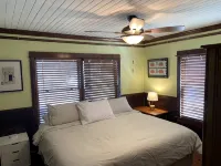 Historic and unique home on the hill, blocks away from the Marietta Square. - شرفة