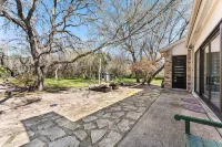 Luxury retreat in prime location close to entertainment, restaurants & shopping - 5-Star
