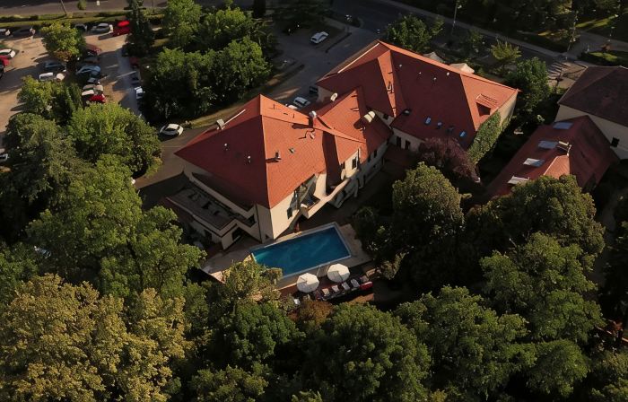 Bassiana Hotel és Étterem
