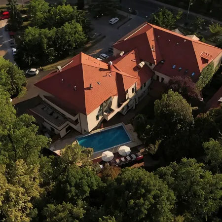Bassiana Hotel és Étterem