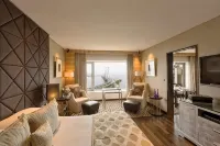 Taj Lands End - bar