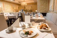 Hotel Goldener Löwe - Bãi đậu xe