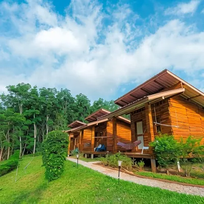 Bansuanphutarn Hotels near Cheow Lan Lake