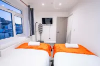 Cosy 2BR Flat Steps from Cardiff Pubs & Town - 2つ星
