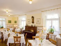 Hotel Villa Westend - breakfast