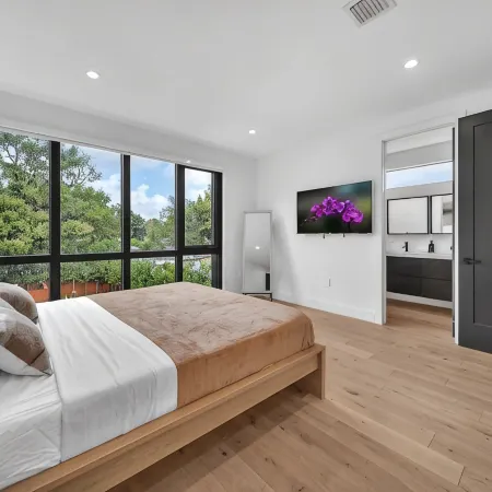 Wynwood Miami Retreat | 2 Private Pools, BBQ, 6BR & Parking