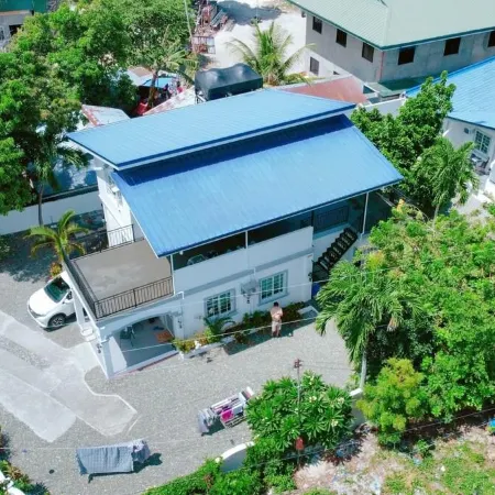 TuloMir #F (Happy accommodation located in the center of Moalboal)