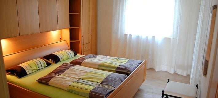 Exclusive vacation apartment near the lake in a residential complex with a park-like garden Hotels in Uberlingen