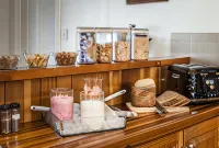 Noah's Stanley Luxury Bed and Breakfast - 5-Star