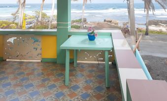 RedDoorz @ Precious Dem Beach Resort Pagudpud - Housity