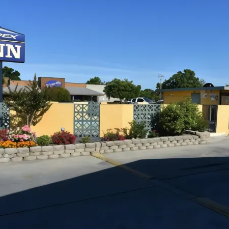 Apex Inn
