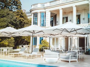 La Villa Guy & Spa / Les Collectionneurs