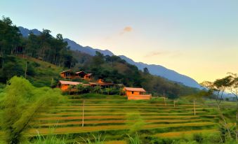 Pu Luong Riverside Lodge