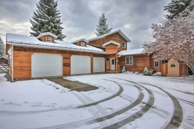 Homey Pet-Friendly Libby Cottage w/ Yard by Creek! Hôtels à : Comte de Lincoln