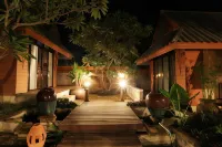 Pai Vintage Garden Resort Hotels in Pai