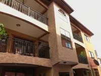 Obuoba Village Guest House & Apartments Ga West 호텔