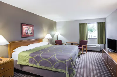 Super 8 by Wyndham Oxford