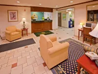 La Quinta Inn & Suites by Wyndham Plattsburgh Hôtels à : Peru