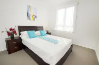 Curtis Central Apartments Official Hotels near Heron Island ferry terminal