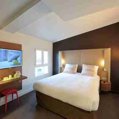 CAMPANILE PARIS CLICHY CENTRE Rooms