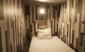 Capsule Hotel Block Room