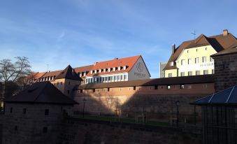 Five Reasons Hostel & Hotel