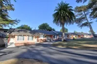 Butterfly Grove Inn