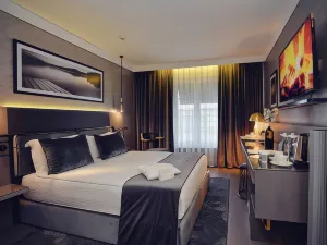 The Wings Hotels Neva Palas
