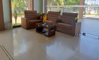 Daffodil Inn - Housity