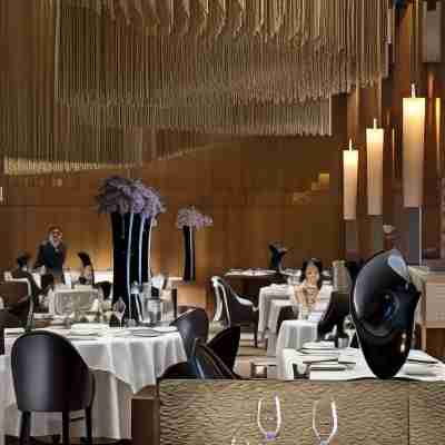 The Landmark Mandarin Oriental HK Dining/Meeting Rooms