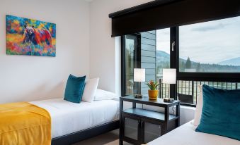 Bogey Bear Penthouse RevelstokeVacations