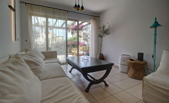 1 Bedroom Apartment on Beach Elias Upper