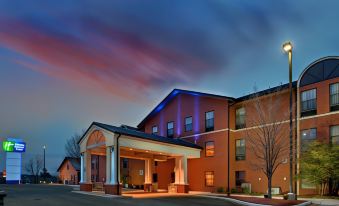 Holiday Inn Express & Suites Batesville