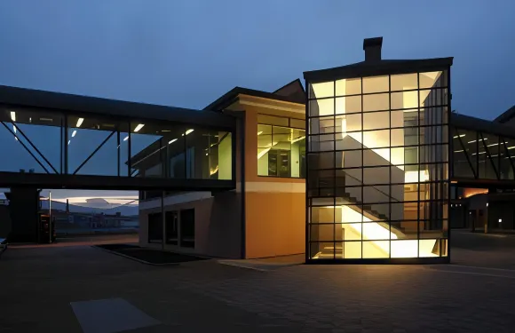 谷歌里爾汽車旅館