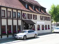 Landhotel Wolfschlugen Hôtels à : Nurtingen