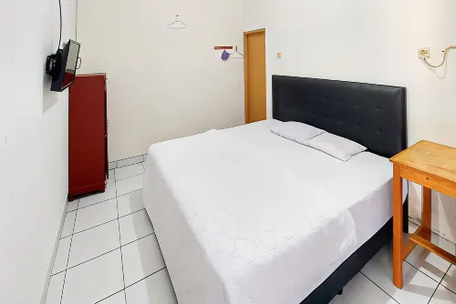 Pondok Gede Dkost Syariah Mitra RedDoorz Hotels in Pondok Gede